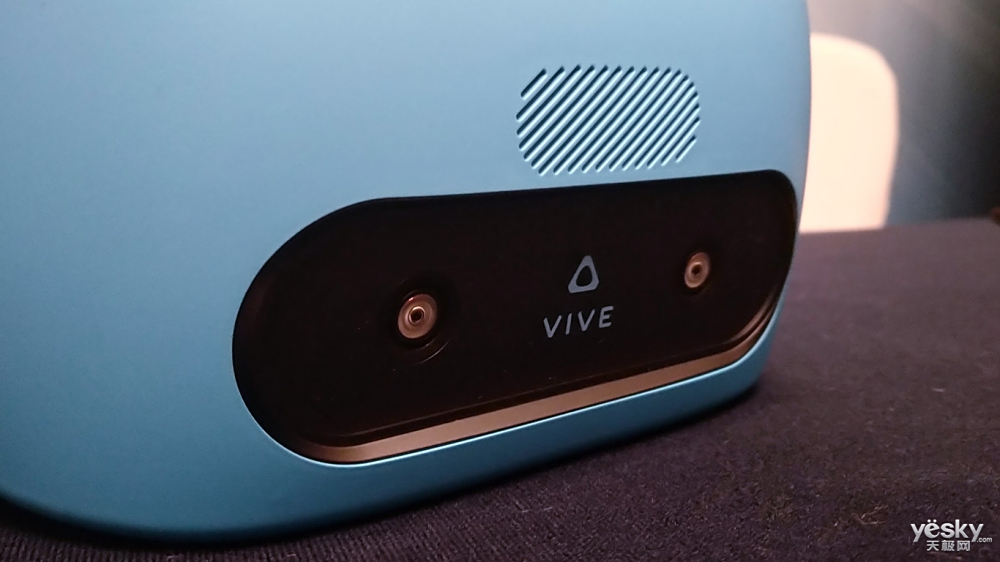 这个蓝色有点眼熟 VIVE FOCUS VR一体机图赏