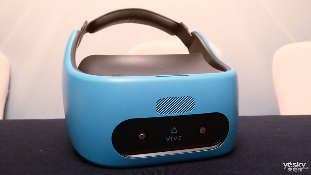 这个蓝色有点眼熟 VIVE FOCUS VR一体机图赏
