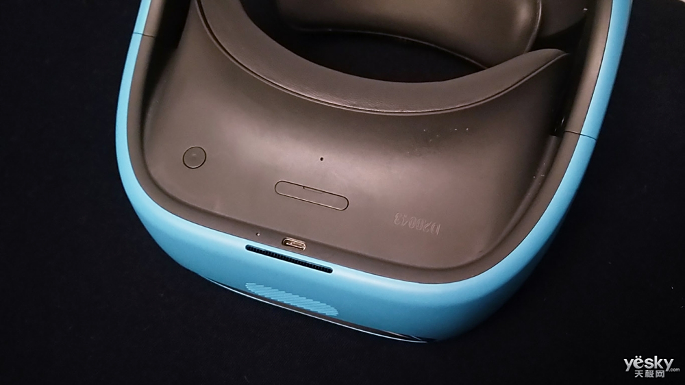 这个蓝色有点眼熟 VIVE FOCUS VR一体机图赏