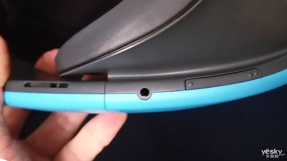 这个蓝色有点眼熟 VIVE FOCUS VR一体机图赏