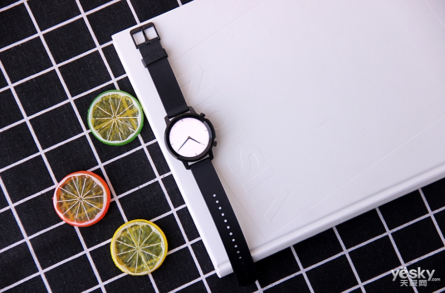 多表盘切换 腾讯Pacewear HC周年限量版智能手表图赏