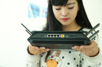 Ůҹӥ ȫƵ·NETGEAR R8000_ͼ