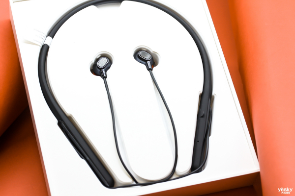 OPPO ENCO Q1߽ͼ:ո