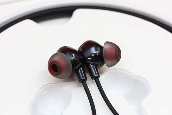 OPPO ENCO Q1߽ͼ:ո