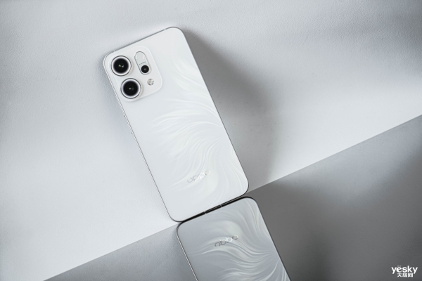 OPPO Reno14ͼͣ㼧С־