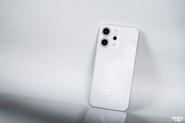 OPPO Reno14ͼͣ㼧С־